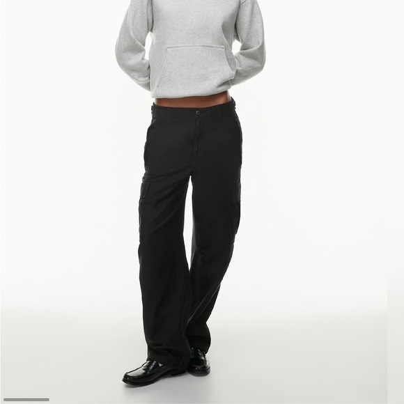 NWT Aritzia Tna Supply Mid Rise Cargo Pants Black - Picture 1 of 11